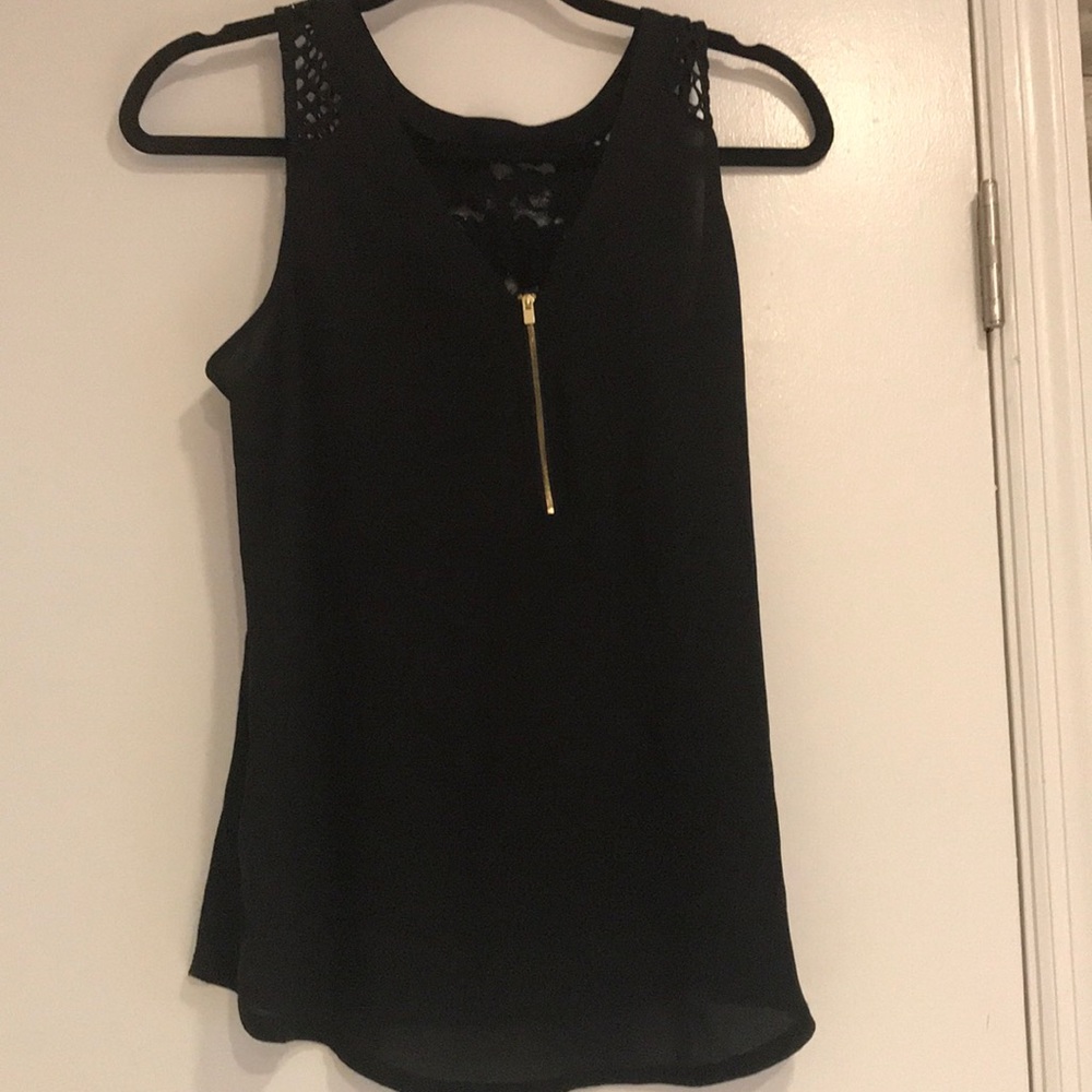Express sleeveless blouse size m